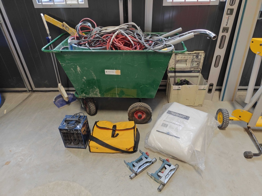 1484693-2 Material trolley, splice cable, saw table and more