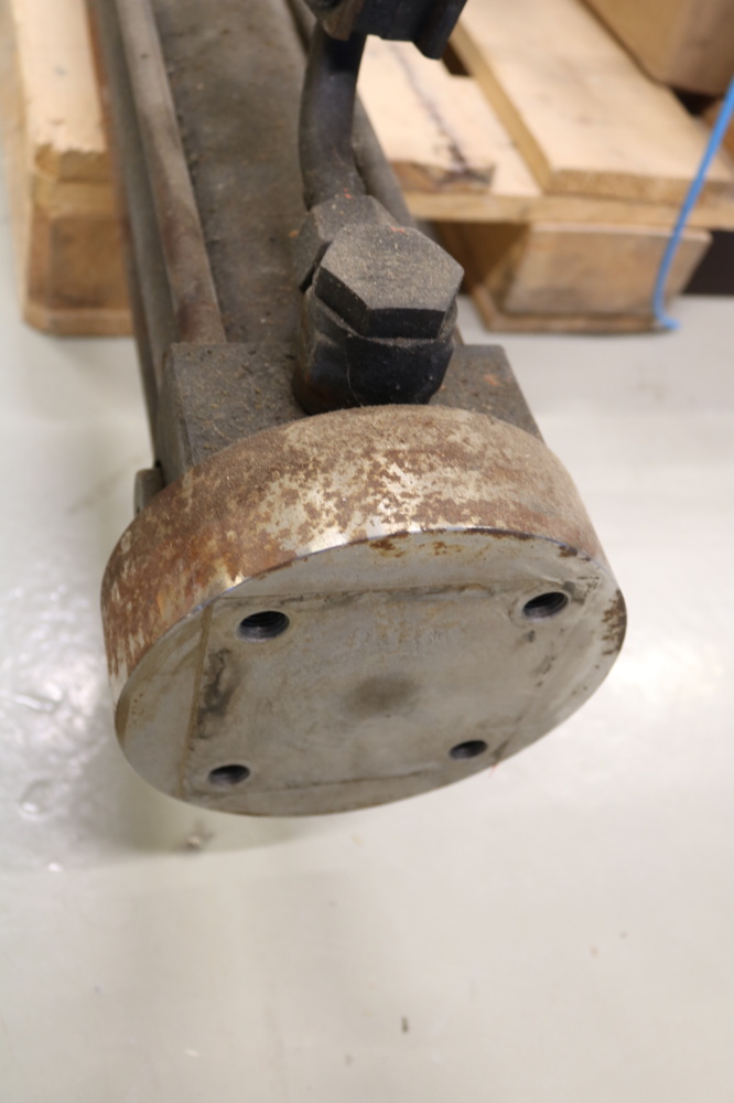 1515328-3 Double-acting hydraulic cylinder. 2 meters