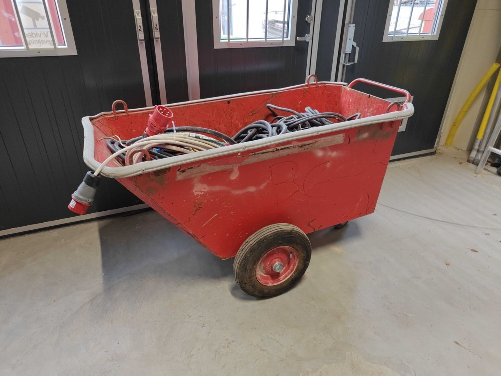 1484694-1 Material trolley Starke Arvid containing mixed cable