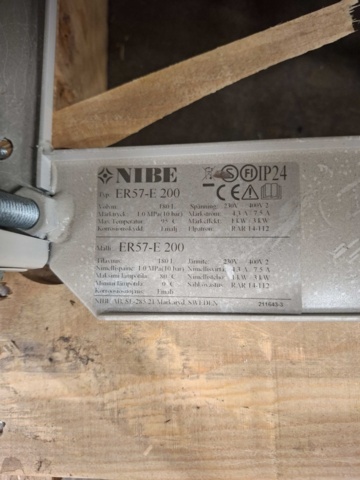 1602790-14 Varmvattenberedare NIBE Compact 200-E 3 kW