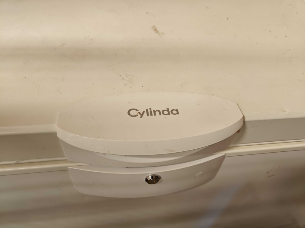 1564938-2 2st frysboxar samt ett kylskåp