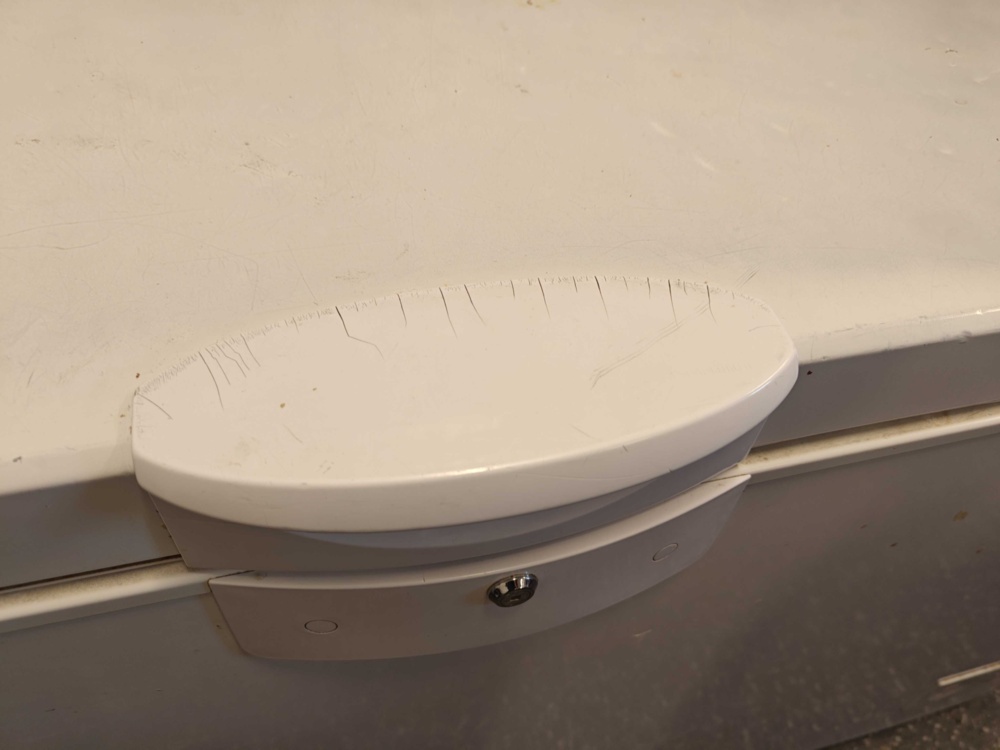 1564943-2 Frysbox
