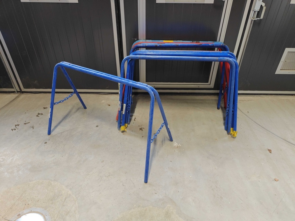 1484696-1 Ten workbenches