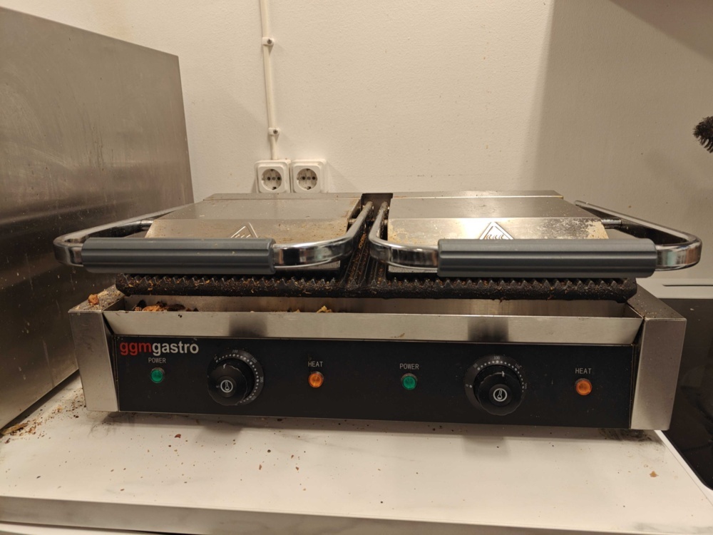 1564945-2 Dubbel klämgrill GGM Gastro KGKB300