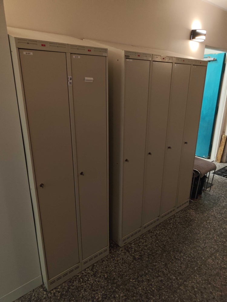 1581783-1 Omklädningsskåp - 2 st