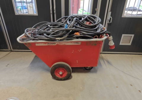 Material trolley containing mixed jumper cables