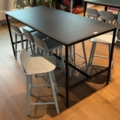1548295-3 Barbord med 8 st barstolar