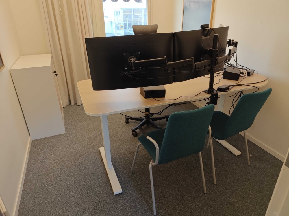 1484713-2 Office furniture and accessories