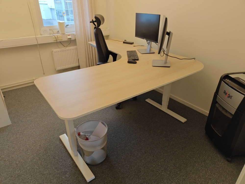 1484715-2 Office furniture and accessories