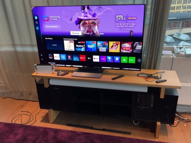 1548299-20 Smart-TV 55", soundbar 'Sonos Arc', Nintendo Switch och mediamöbel