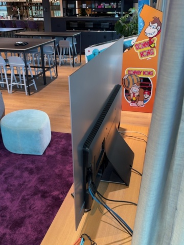 1548299-3 Smart-TV 55", soundbar 'Sonos Arc', Nintendo Switch och mediamöbel
