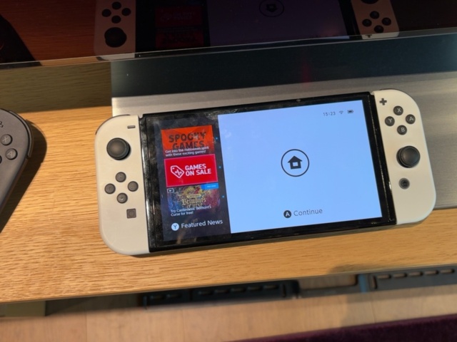 1548299-13 Smart-TV 55", soundbar 'Sonos Arc', Nintendo Switch och mediamöbel