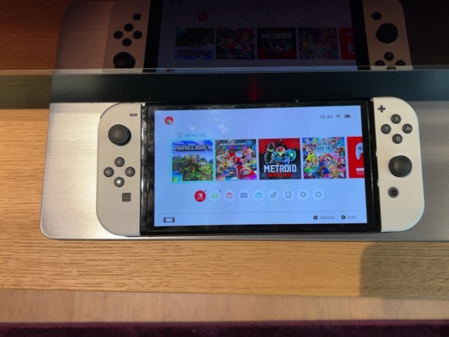 1548299-14 Smart-TV 55", soundbar 'Sonos Arc', Nintendo Switch och mediamöbel