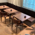 1548301-4 Lunchrumsmöblemang - hörnsoffa, bord, stolar, pendellampor m.m. - deNonna, Normann Copenhagen m.fl