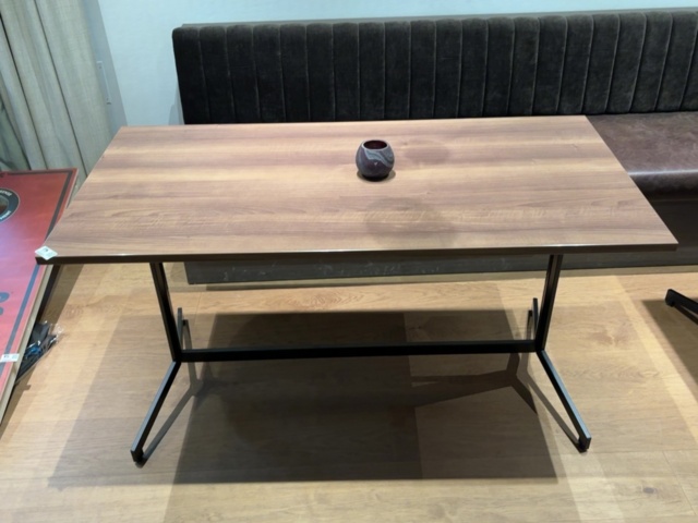 1548301-8 Lunchrumsmöblemang - hörnsoffa, bord, stolar, pendellampor m.m. - deNonna, Normann Copenhagen m.fl
