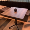 1548301-10 Lunchrumsmöblemang - hörnsoffa, bord, stolar, pendellampor m.m. - deNonna, Normann Copenhagen m.fl
