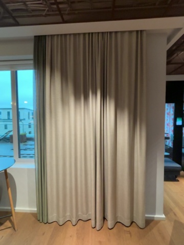 1548306-2 Gardiner samt takskenor på ca 55 meter