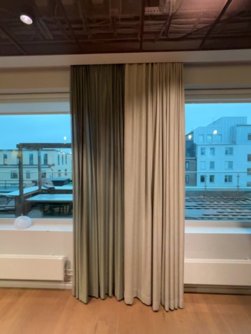 1548306-3 Gardiner samt takskenor på ca 55 meter