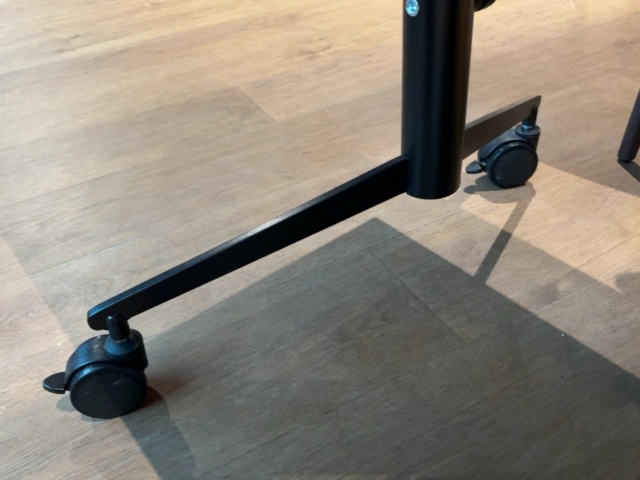 1548308-4 Mobila länkbara bord 4 st med 16 st stolar - deNonna
