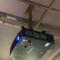 1548310-3 Laserprojektor med motordriven projektorduk och konferensutrustning - Panasonic / Logitech