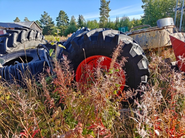 1603994-1 Däck på fälg från John Deere 7310R