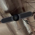 1548310-14 Laserprojektor med motordriven projektorduk och konferensutrustning - Panasonic / Logitech