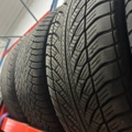 1600227-15 Däck på aluminiumfälgar 8 st och sommardäck 2 st