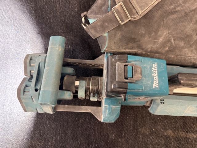 1352340-3 Makita DML814 Arbetslampa 18V, 3000 lumen