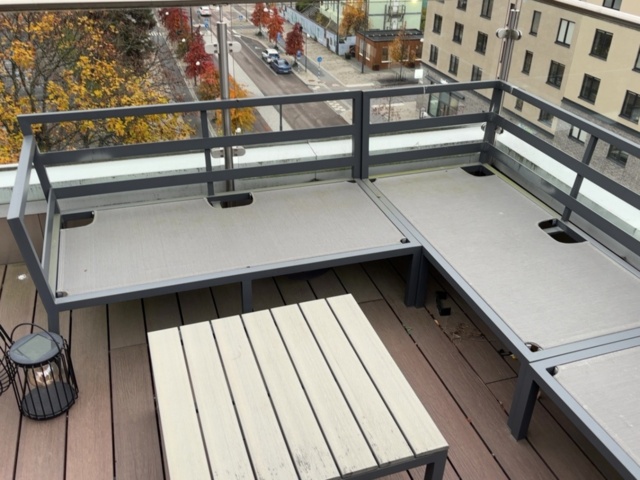 1548318-4 Soffgrupp för utomhusbruk med förvaringsbox, loungebord och ljuslyktor