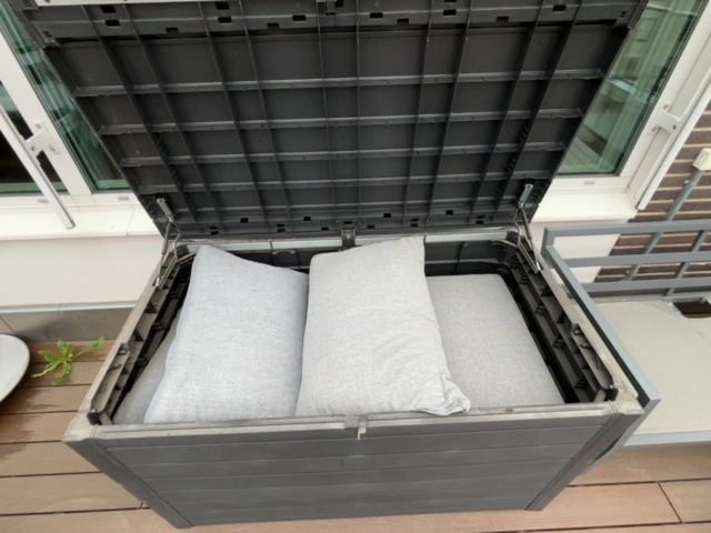 1548319-10 Soffgrupp för utomhusbruk med förvaringsbox, loungebord och ljuslyktor