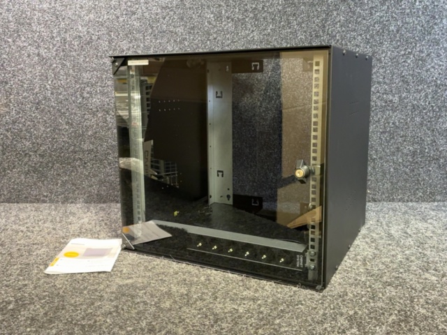 1603930-1 Rackskåp med tillbehör - Cabinet System Minirack
