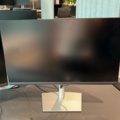 1548324-7 Kontorsarbetsplats med elektriskt skrivbord och 2 bildskärmar med tillbehör - HÅG / Dell