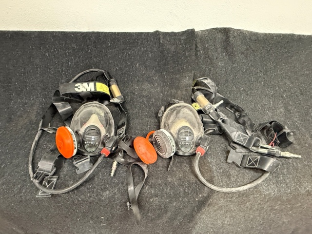 1352356-1 2 st 3M helmasker