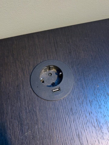 1548329-3 Bord med integrerat eluttag och vägglampa - Örsjö