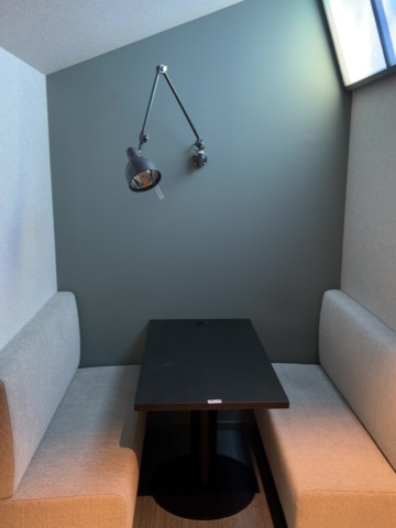 1548330-8 Bord med integrerat eluttag och vägglampa - Örsjö