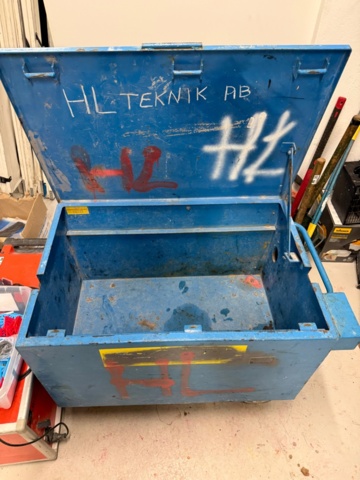 1352359-2 Stor verktygslåda på hjul