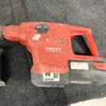 1352360-2 2 st Hiltimaskiner varav ena saknar batteri. Laddare saknas