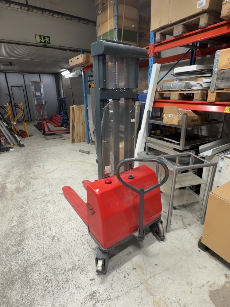 1575078-2 Ledstaplare