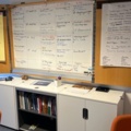 1545116-4 Konferensinredning - Bord, stolar, whiteboard, m.m.
