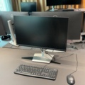 1548333-8 Kontorsmöblemang och elektronikenheter för fyra arbetsplatser - Dell / HÅG / Steelcase / Svenheim
