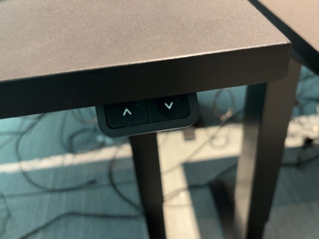 1548333-12 Kontorsmöblemang och elektronikenheter för fyra arbetsplatser - Dell / HÅG / Steelcase / Svenheim