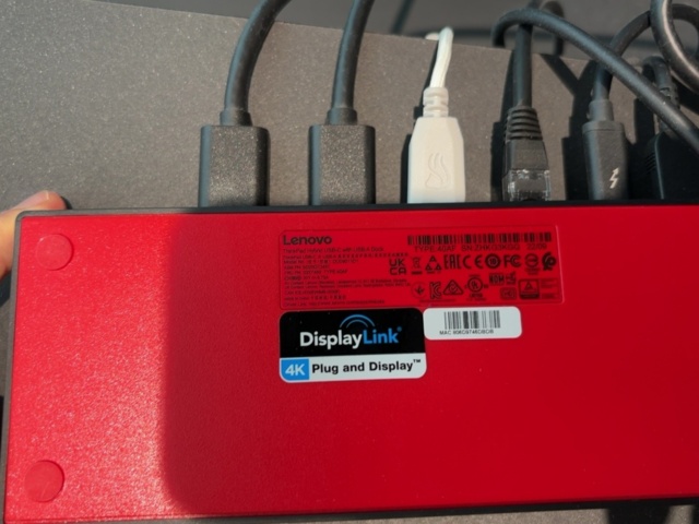 1548333-17 Kontorsmöblemang och elektronikenheter för fyra arbetsplatser - Dell / HÅG / Steelcase / Svenheim
