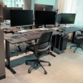 1548333-25 Kontorsmöblemang och elektronikenheter för fyra arbetsplatser - Dell / HÅG / Steelcase / Svenheim