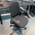 1548333-32 Kontorsmöblemang och elektronikenheter för fyra arbetsplatser - Dell / HÅG / Steelcase / Svenheim