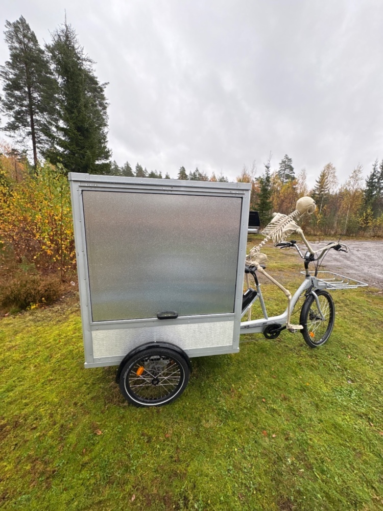 1588761-2 Eldriven lastcykel med lastbox och tillbehör – Monark Cargo Centro 3