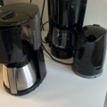 1545120-6 Husgeråd - Mikrovågsugnar, kaffebryggare, tallrikar, m.m.