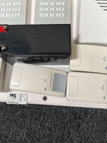 1545122-3 Larmsystem och övervakningskameror - Honeywell Security SD8100
