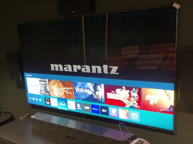1548339-3 Smart-TV 85” Samsung - med specialbyggd mediamöbel