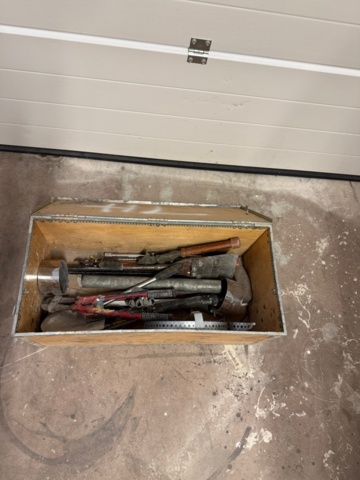 1352372-2 Verktygslåda med verktyg