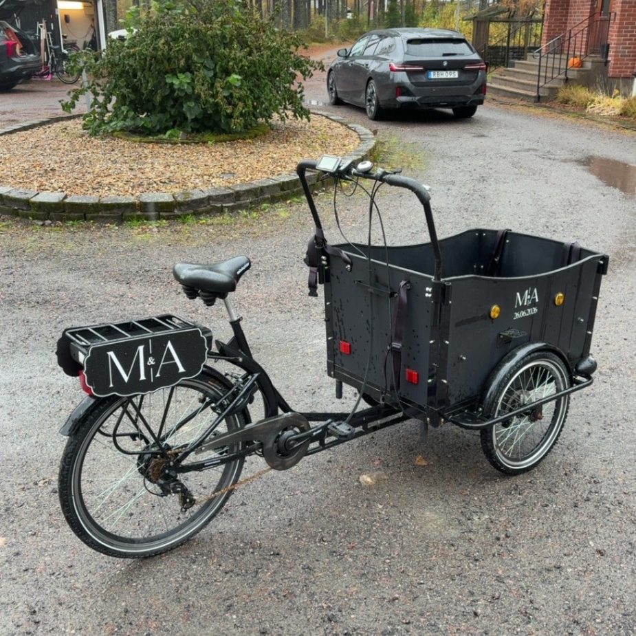 1588766-2 Elektrisk lastcykel med event- och försäljningsyta - Amladcykler Premium